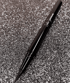 So Edgy Deep Black eyeliner